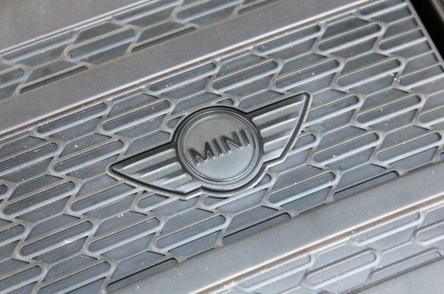  Mini Cooper Clubvan 2014 года  (фото 28 из 47)